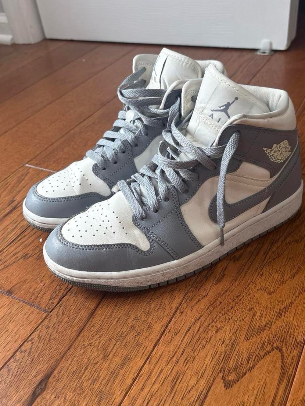 Nike Air Jordan 1 Mid Women’s Sneakers - White & Gray